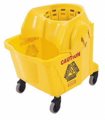 RUBBERMAID Rubbermaid FG759088YEL Wavebrake 35 Qt Bucket Wringer