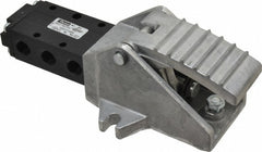 PARKER Parker 520711000 4-way 2-position Valve Pedal-spring