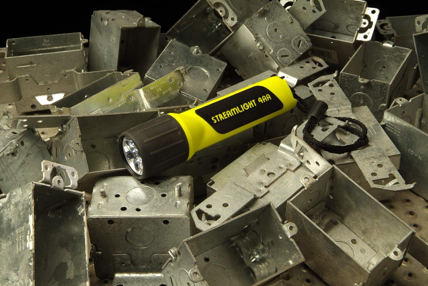 STREAMLIGHT Streamlight 68202 4AA ProPolymer LED Handheld Flashlight Yellow