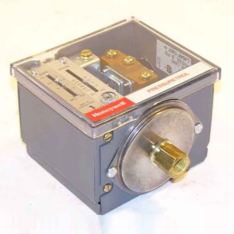 HONEYWELL Honeywell L404F1367 Pressuretrol Controller 120/240VAC 1-8 PSI