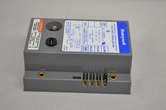 Honeywell S87D1012 Direct Spark Ignition Module 24 VAC Liquid Propane/Natural Gas