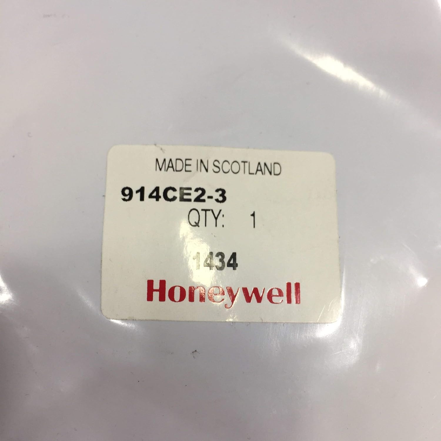 HONEYWELL Honeywell 914CE2-3 Miniature Enclosed Limit Switch 240 VAC 5 A Compact Precision