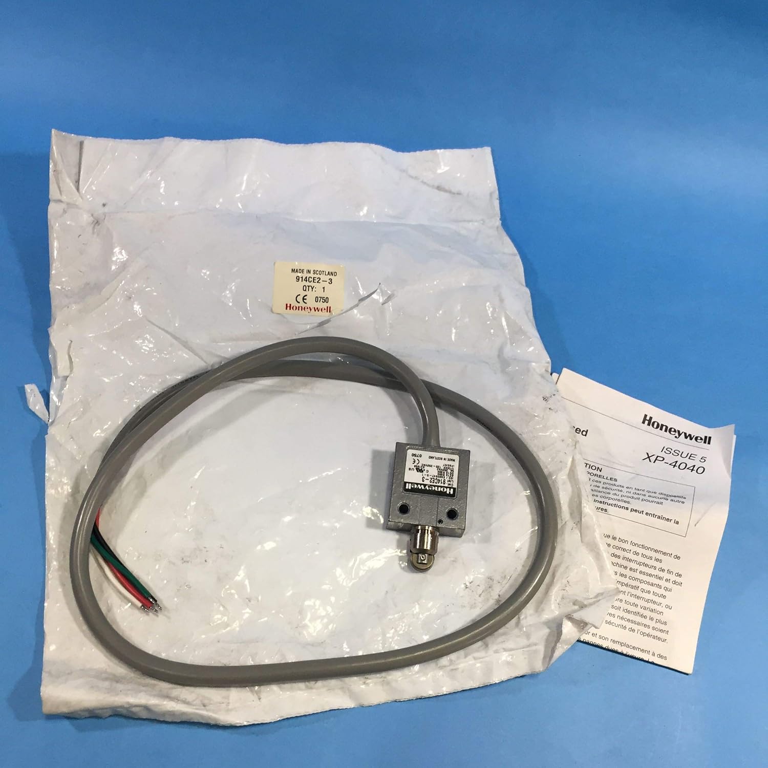 HONEYWELL Honeywell 914CE2-3 Miniature Enclosed Limit Switch 240 VAC 5 A Compact Precision