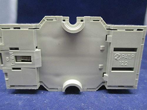 IDEC IDEC SH3B-05 Relay Socket 11-PIN Blade Socket DIN Rail Snap Mount