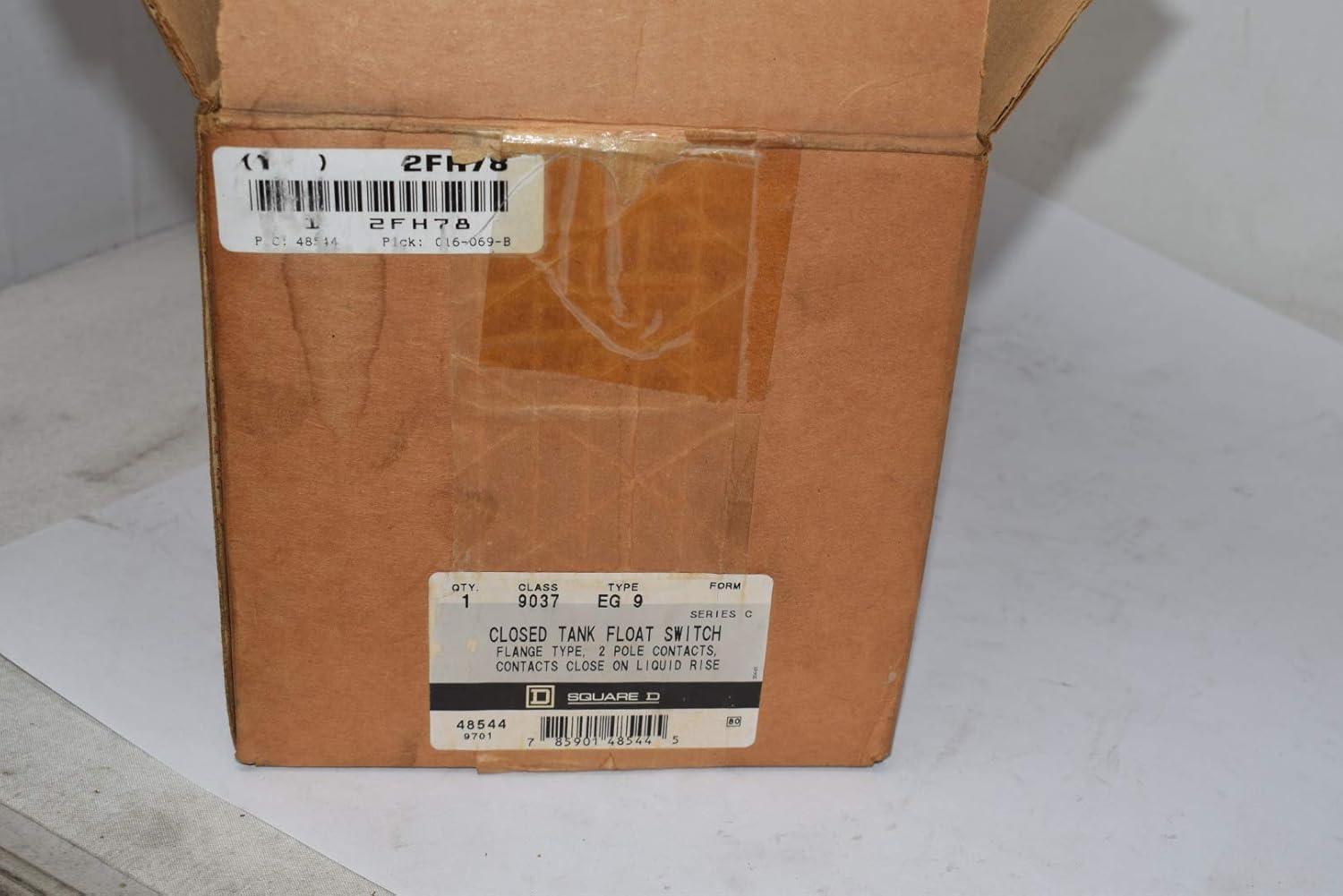 SCHNEIDER ELECTRIC Schneider Electric 9037EG9 Float Switch 575 VAC 1 Horsepower