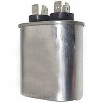 GOODMAN Goodman CAP100000440LA 10MFD 440V Oval Run Capacitor