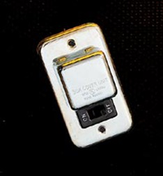 LITTELFUSE Littelfuse LSSU Series Box Cover Unit 15A 125V with Single Pole Fuse Holder