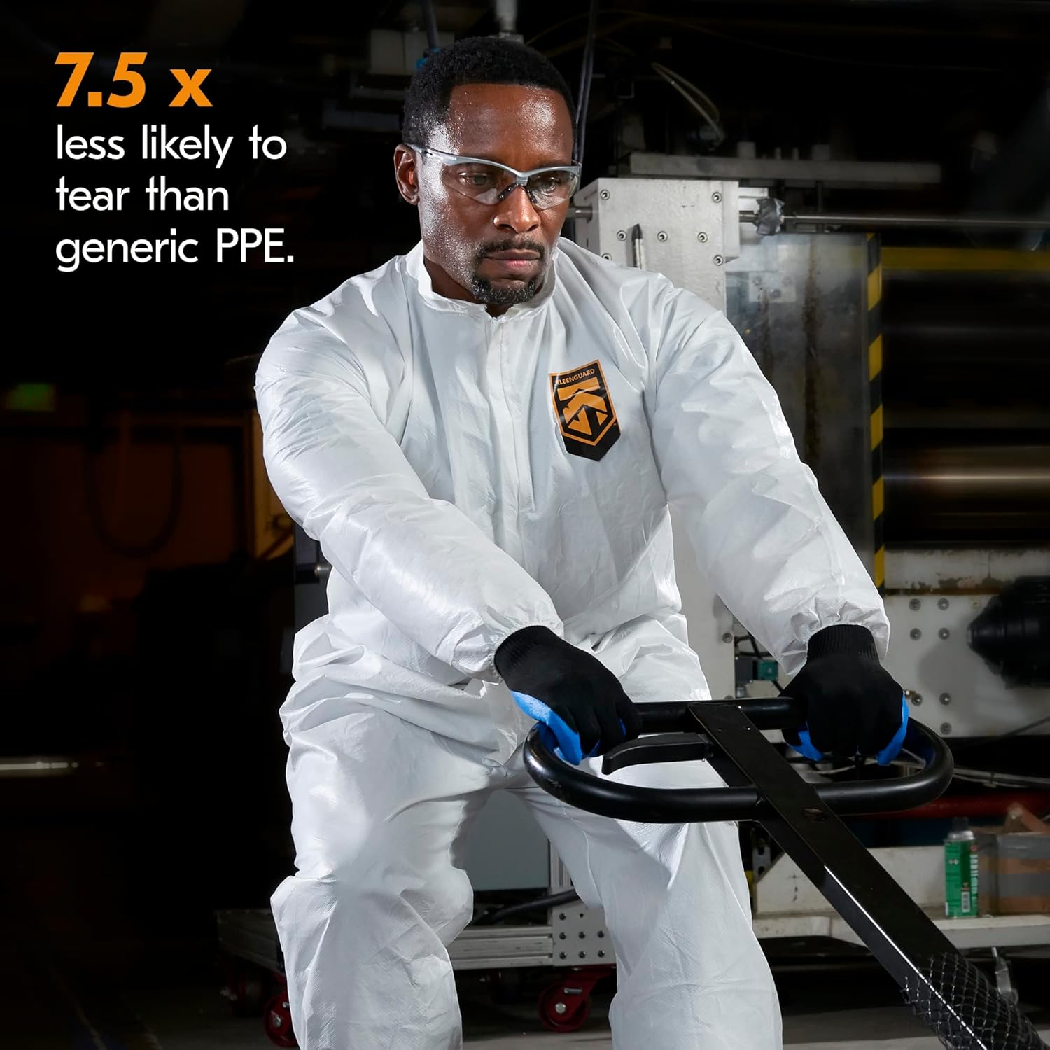 KLEENGUARD KleenGuard 49004 A20 Breathable Particle Protection Coveralls XL White 24 Pack