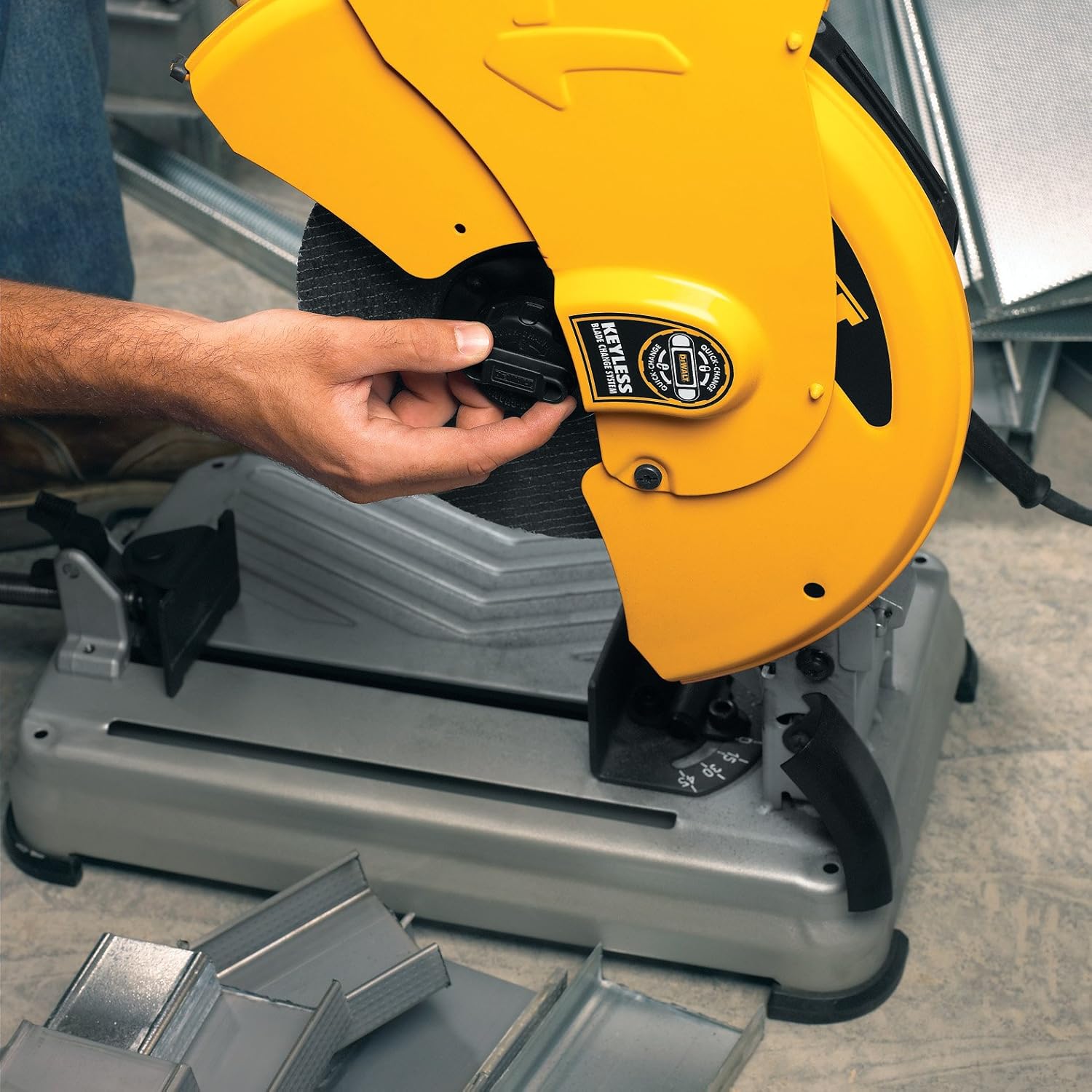 DEWALT DeWalt D28715 Chop Saw Quick-Change 14-Inch