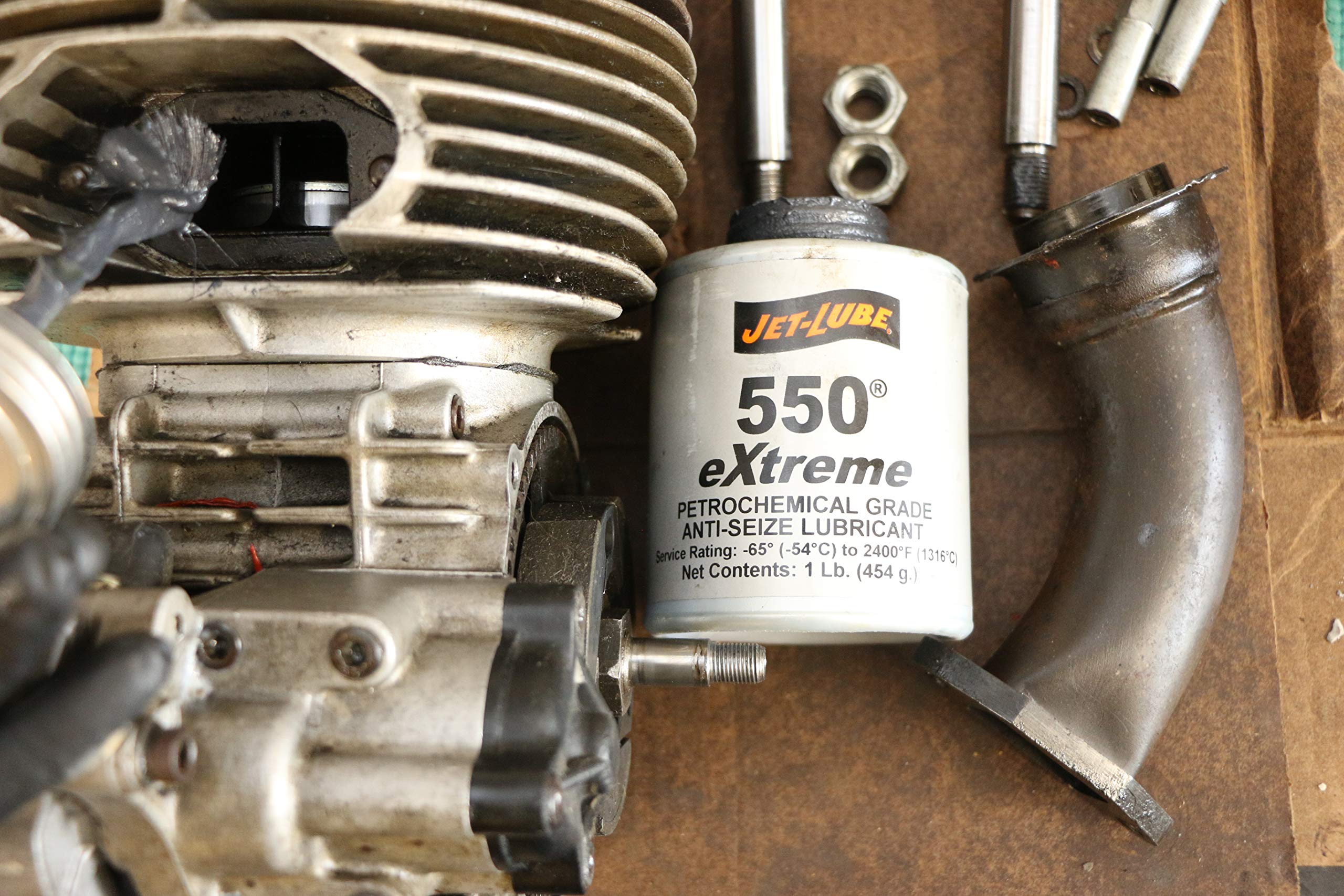 JET-LUBE Jet-Lube 47104 550 Extreme Anti-Seize Compound - 1 lb Brush-Top Can Pack of 12