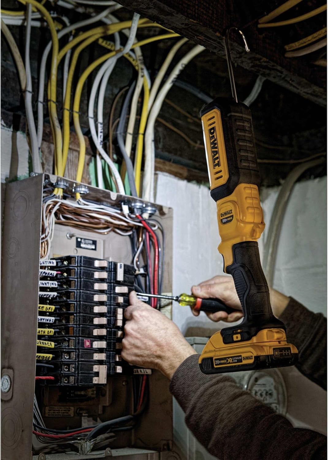 DEWALT DEWALT DCL050 20V Max LED Work Light, 100 Degree Pivoting Head, 1000 Lumens, Cordless