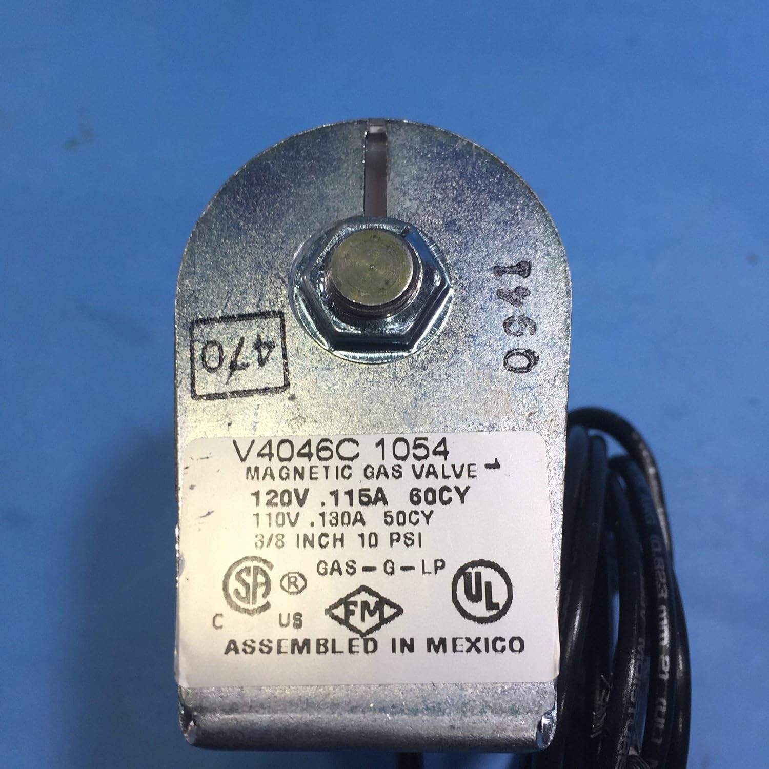HONEYWELL Honeywell V4046C1054 Pilot Gas Solenoid Valve 120VAC 3/8 inch