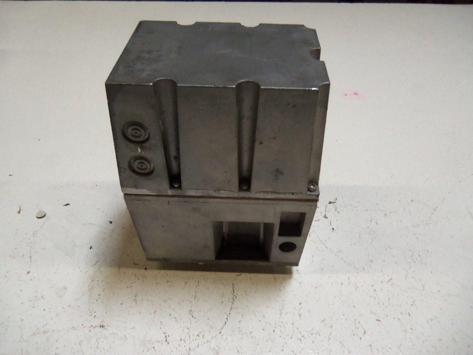 HONEYWELL Honeywell V4055D1043 On-Off Fluid Power Gas Valve Actuator 120 Vac 60 Hz