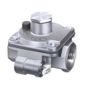 MAXITROL Maxitrol RV48-1/2 Gas Regulator 1/2 psi Inlet Pressure