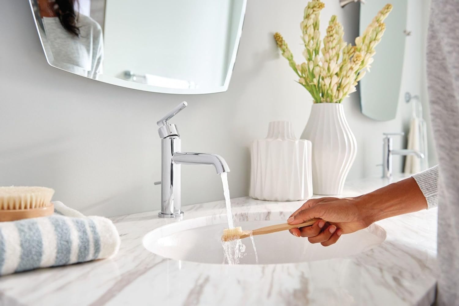 MOEN Moen 6145 Gibson One-Handle Chrome Bathroom Faucet