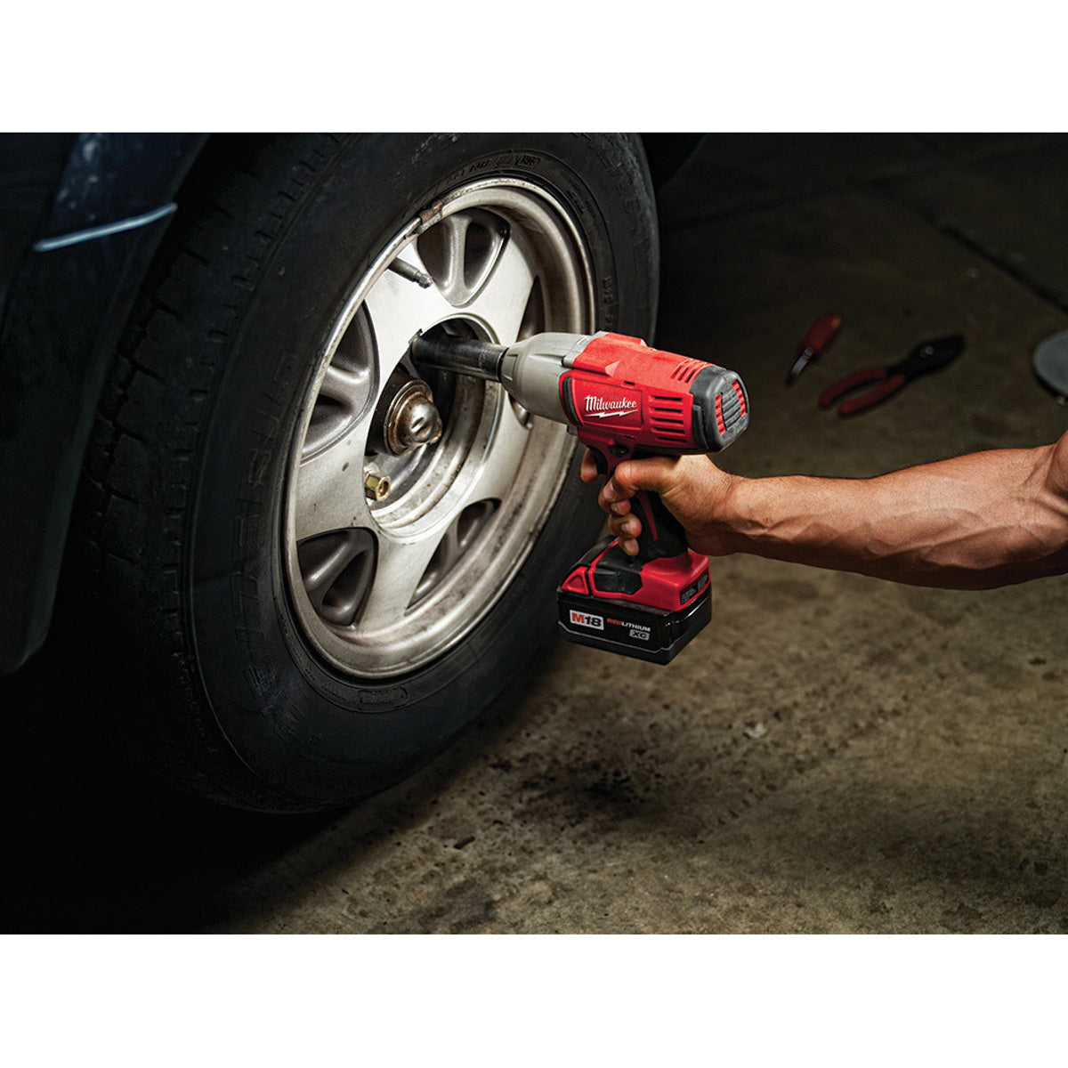 MILWAUKEE Milwaukee 2663-22 M18 1/2 High-Torque Impact Wrench Kit