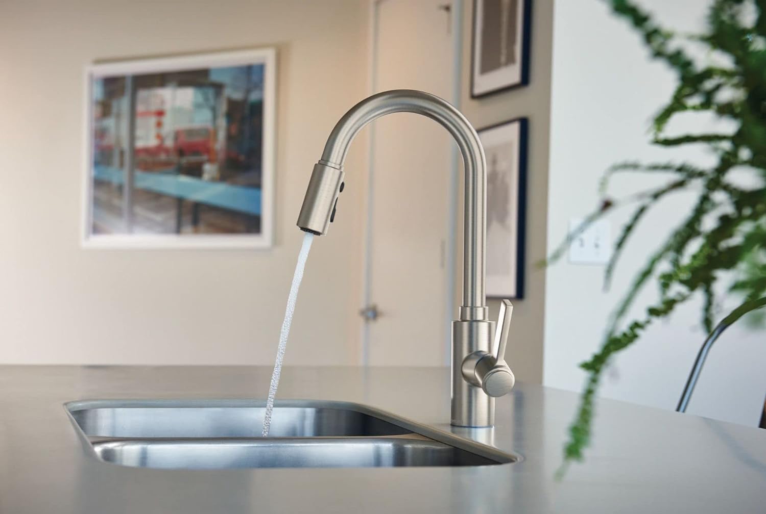 MOEN Moen 7882SRS Genta LX Spot Resist Stainless Single-Handle Modern Kitchen Faucet with Pull Down Sprayer