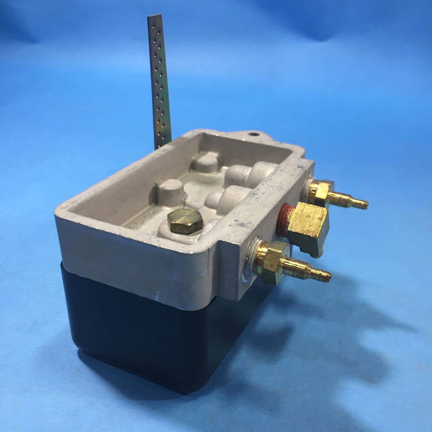 JOHNSON CONTROLS Johnson Controls D-9502-12 Pneumatic Damper Actuator Positioner for Model D-4073 Actuator