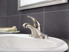 DELTA FAUCET Delta Faucet B510LF-SS Single Handle Centerset Bathroom Faucet