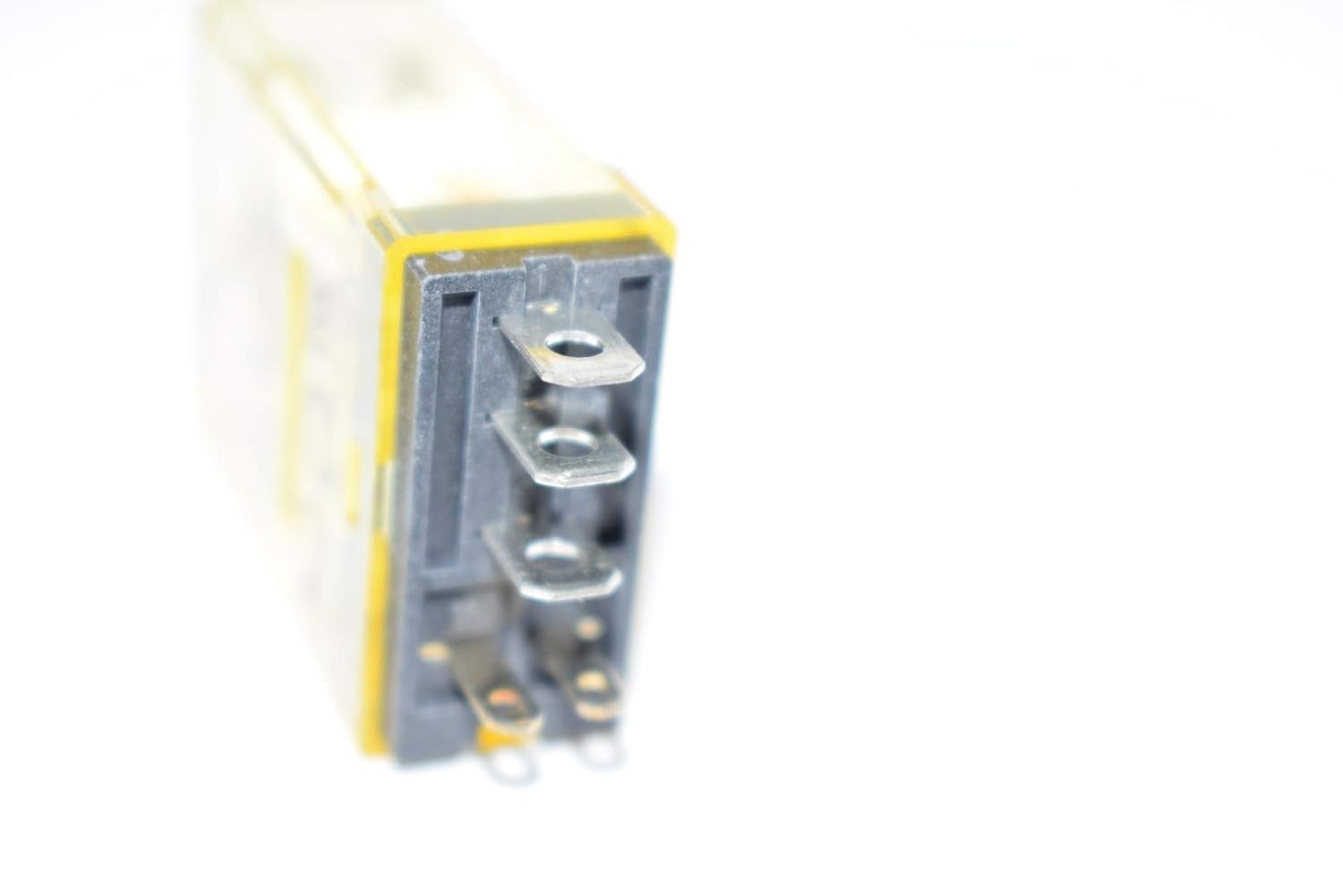 IDEC IDEC RH1B-UDC24V Relay, 24 VDC, Power, 750 Ohms, 35.6 mm H x 14 mm W x 27.5 mm D