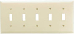 LEGRAND Pass & Seymour TP5W Legrand-Pass & Seymour TP5W P3-54-Racmh 3 Gang Mfgd Hsg Pls Box
