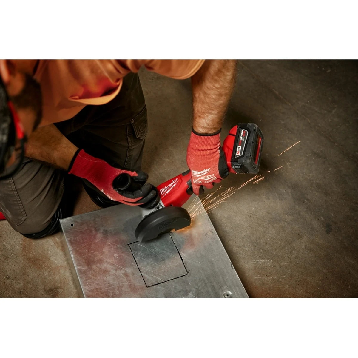 MILWAUKEE Milwaukee 2686-20 M18 Brushless 4-1/2 inches / 5 inches Cut-Off Grinder, Paddle Switch (2686-20)