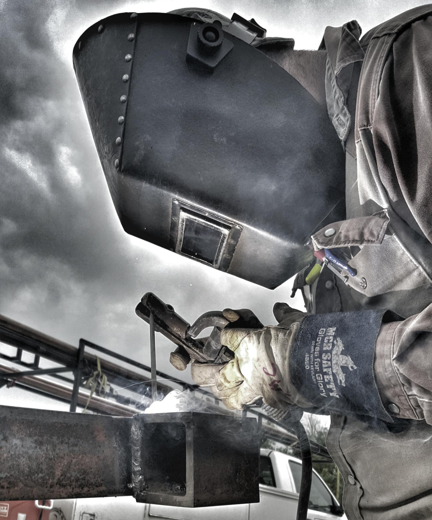 MCR SAFETY MCR Safety 4850M Gloves for Glory Premium Grade MIG/TIG Welding Gloves, M, Top Grain Goat Skin Leather, Unlined, Gauntlet Cuff