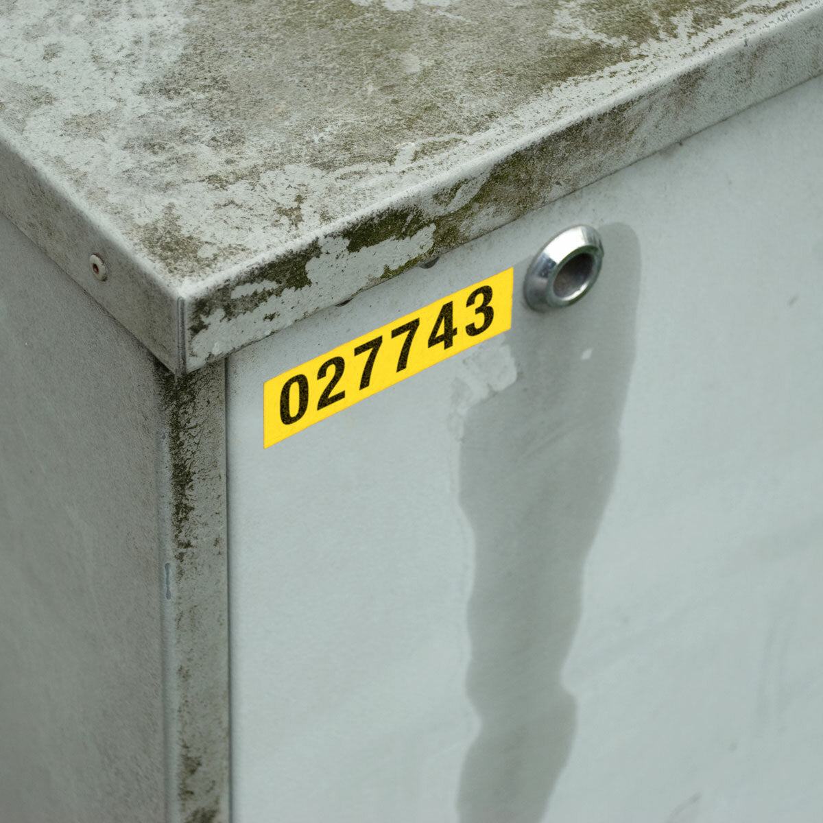 BRADY Brady M21-375-595-YL Label Vinyl 0.375in x 21ft BK/YL