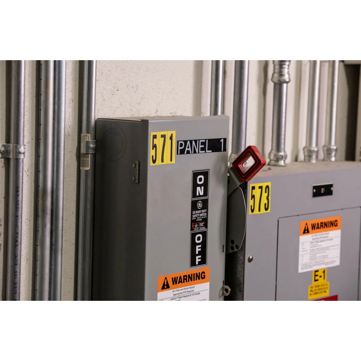 BRADY Brady MC-500-595-BK-WT Label Vinyl 0.5in x 25ft WT/BK