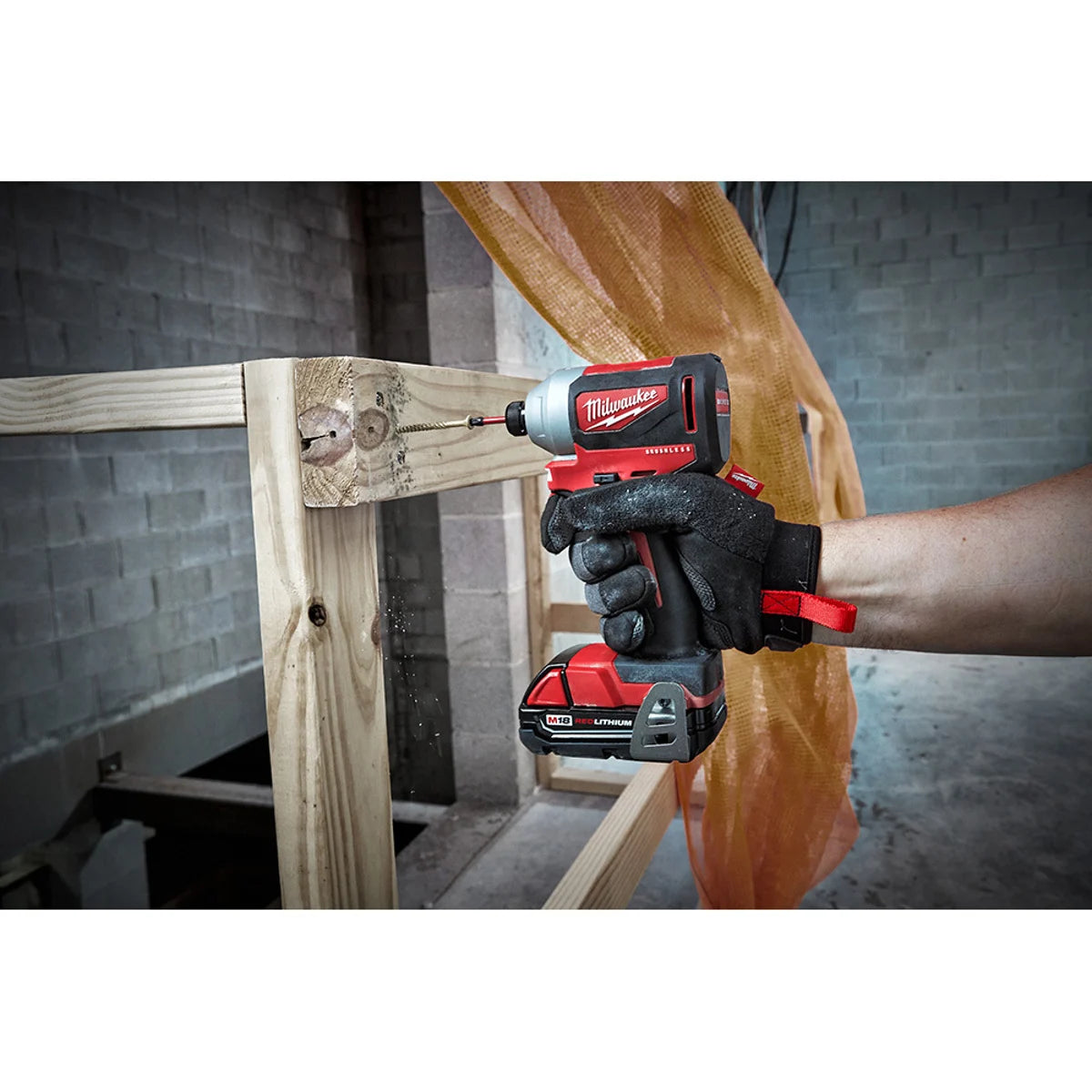MILWAUKEE Milwaukee 2850-22CT M18 Compact Brushless 1/4 Hex Impact Driver Kit