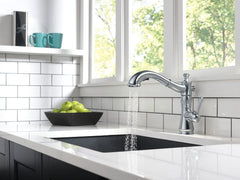 DELTA FAUCET Delta Faucet 4197-AR-DST Cassidy Single Handle Pull-Out Kitchen Faucet 1.8 GPM at 60 PSI