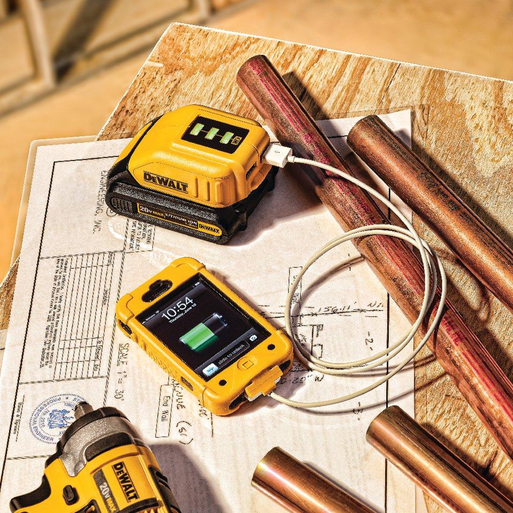 DEWALT DEWALT DCB090 12/20V Power Source