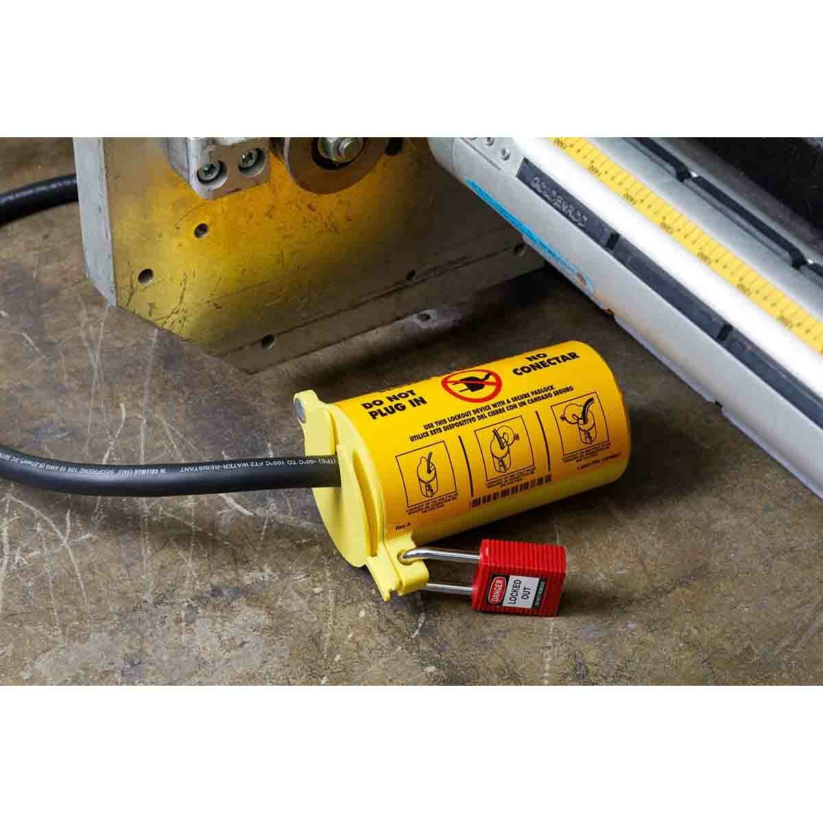 BRADY Brady PLO23 Assy, 3-In-1 Plug Lo - 125/250/600V Plug Lockout