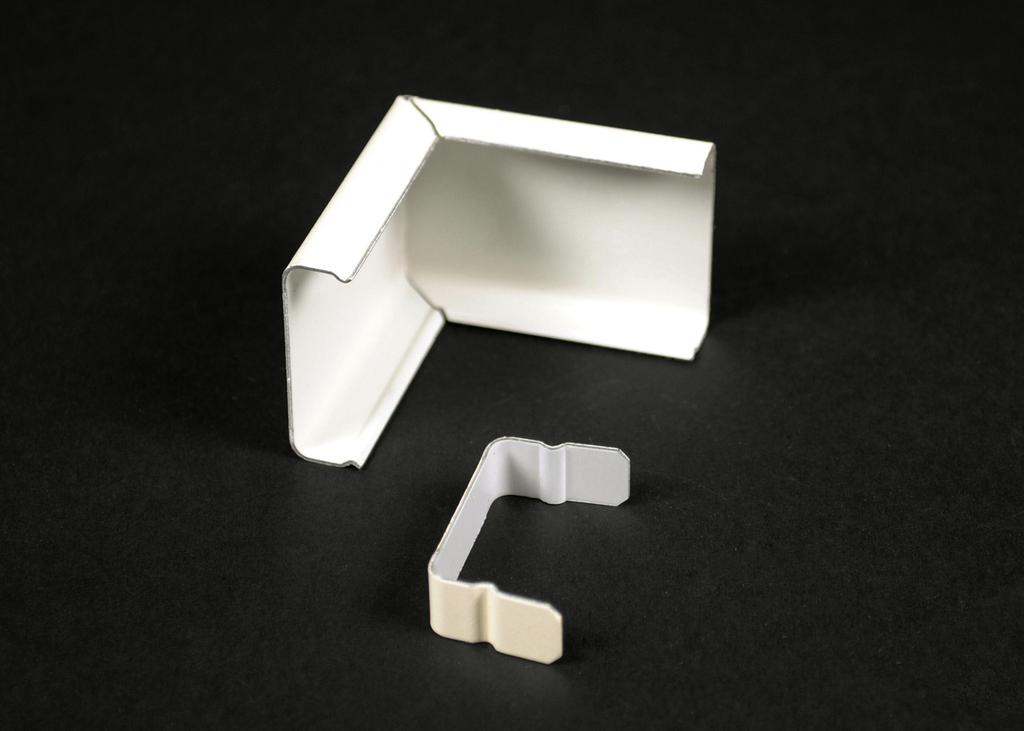 LEGRAND Wiremold V2018C External Elbow Cover 1-7/8 Ivory Steel V2018C