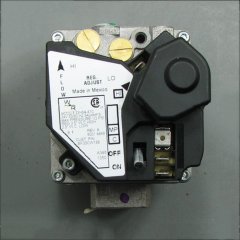 CARRIER EF33CW188 GAS VALVES