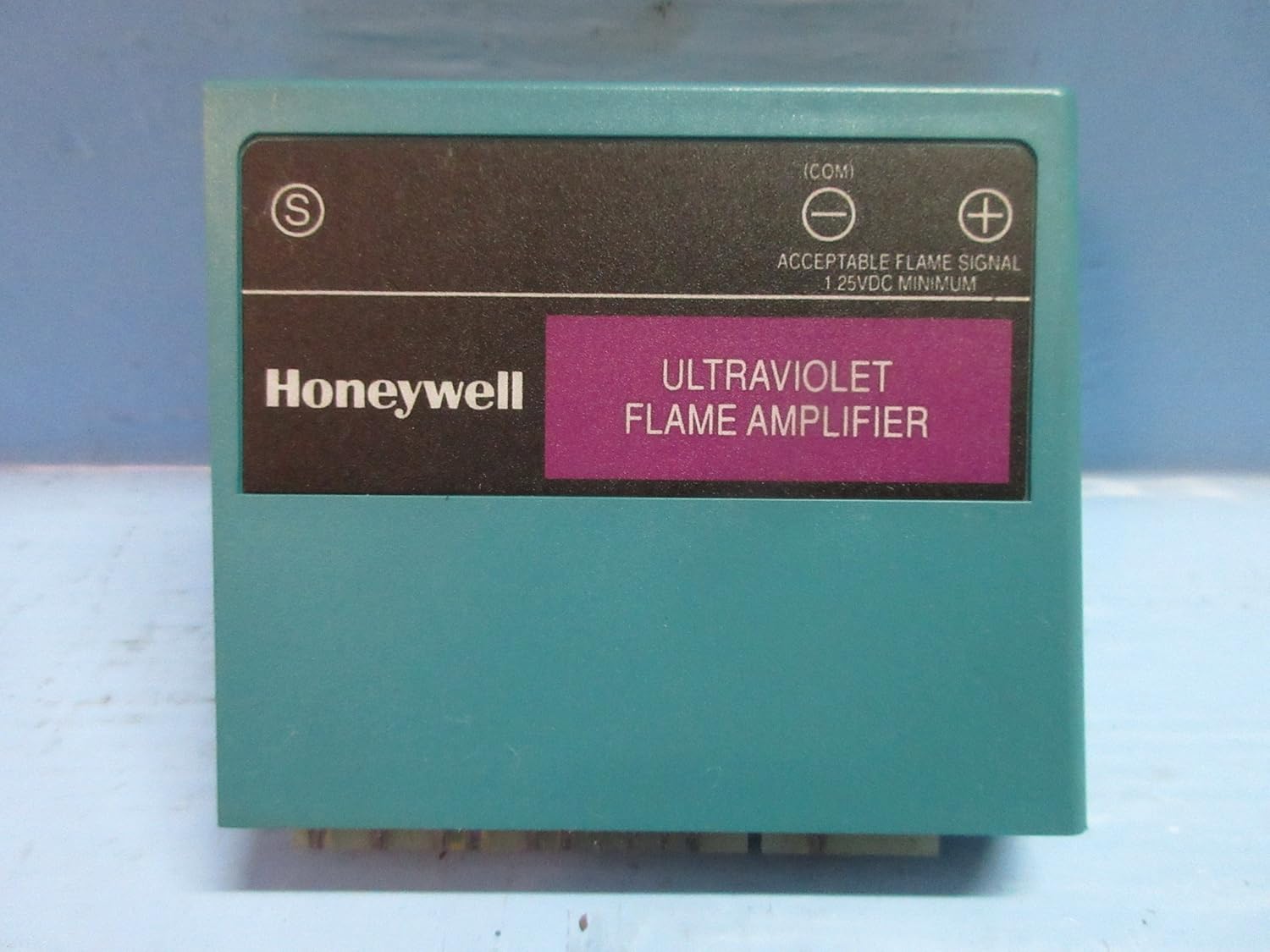 HONEYWELL Honeywell R7849A1023 Flame Amplifier R7824 R7847 R7848 R7849 R7851 R7861 R7886