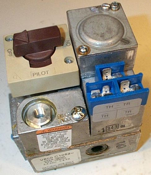 HONEYWELL Honeywell V800C1052 Standing Pilot Gas Valve 335,000 BTU 3/4 Inch NPT