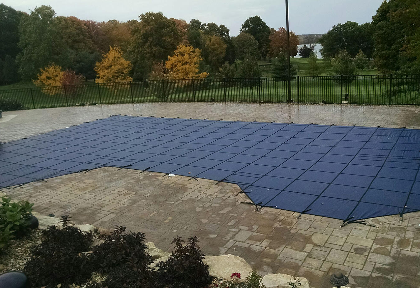 GLI POOL PRODUCTS GLI 20-2040RE-CES48-SAP-BLU GLI 12-Year Secur-A-Pool Mesh Safety Cover | Rectangle 20' x 40' Blue | 4' x 8' Center End Step
