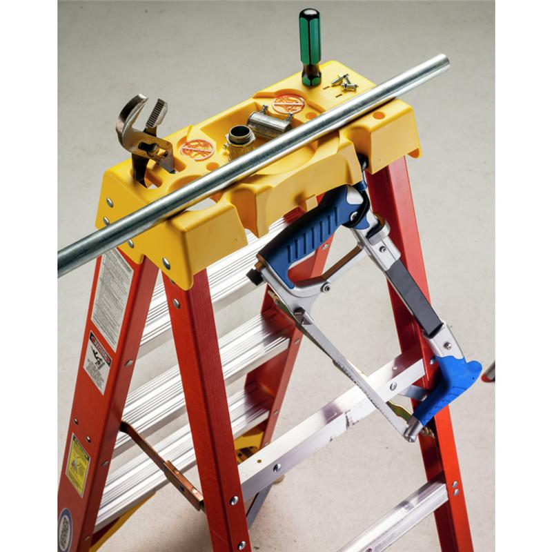WERNER Werner Co. 6205 5 ft Type IA Fiberglass Stepladder 300 lb Load Capacity