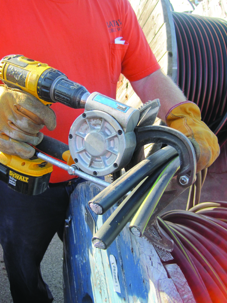 IDEAL INDUSTRIES Ideal Industries 35-078 PowerBlade Drill Powered Cable Cutter for 750MCM CU & 1000MCM AL