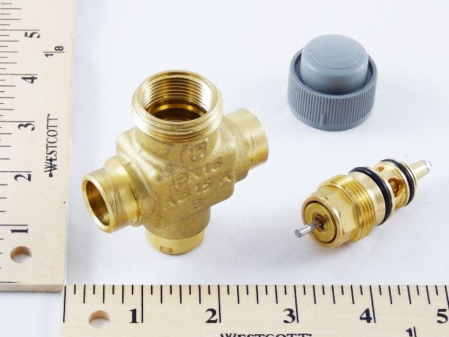HONEYWELL Honeywell V5853A2030 Globe Valve 3 Way 1/2 in 1.2 Cv