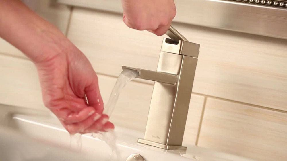 MOEN Moen S6700BN One-Handle Bathroom Faucet Brushed Nickel