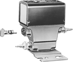 Johnson Controls V11HAA-100 Solenoid Air Valve 120V 3-Way 1/4 Barb