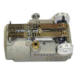 JOHNSON CONTROLS Johnson Controls T-4506-204 Pneumatic Room Thermostat Direct Acting Vertical