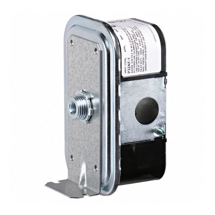 JOHNSON CONTROLS Johnson Controls P32AC-2C Differential Pressure Switch 0.05/5 WC Adjustable Mounting Bracket