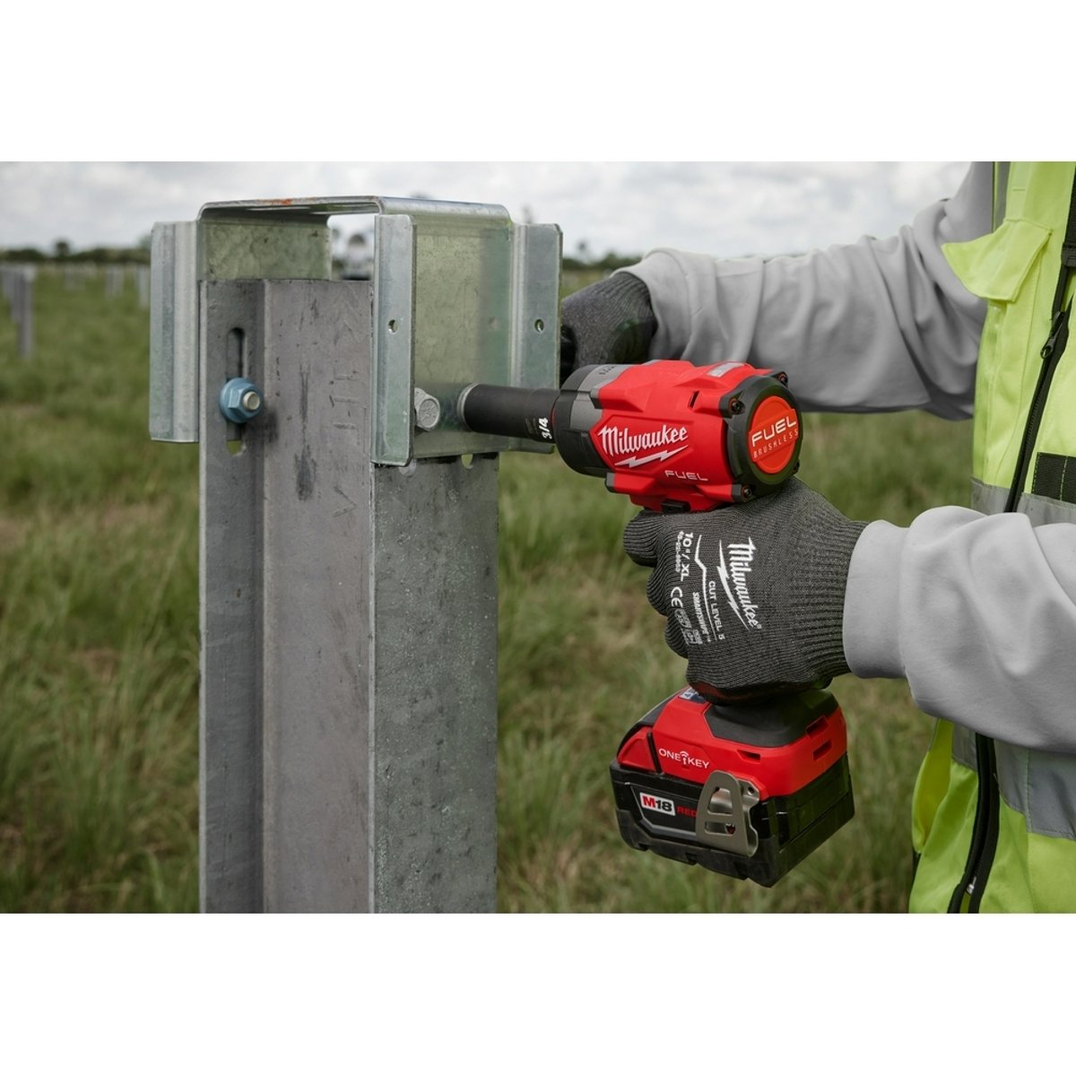 MILWAUKEE Milwaukee 3061-20 M18 FUEL 1/2 Controlled Torque Compact Impact Wrench w/ TORQUE-SENSE
