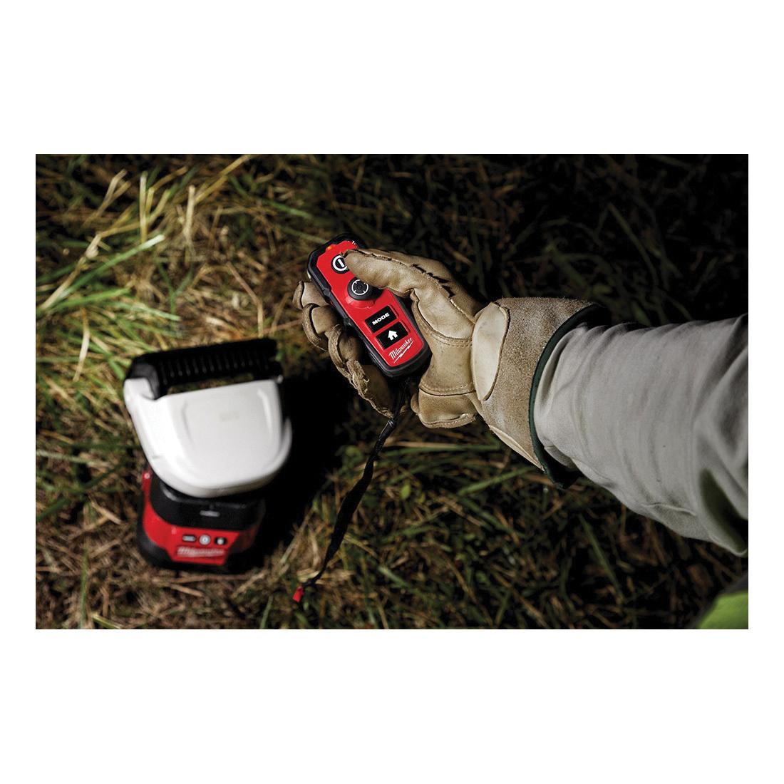 MILWAUKEE Milwaukee 2123-20 M18 Utility Remote Control Search Light with Portable Base