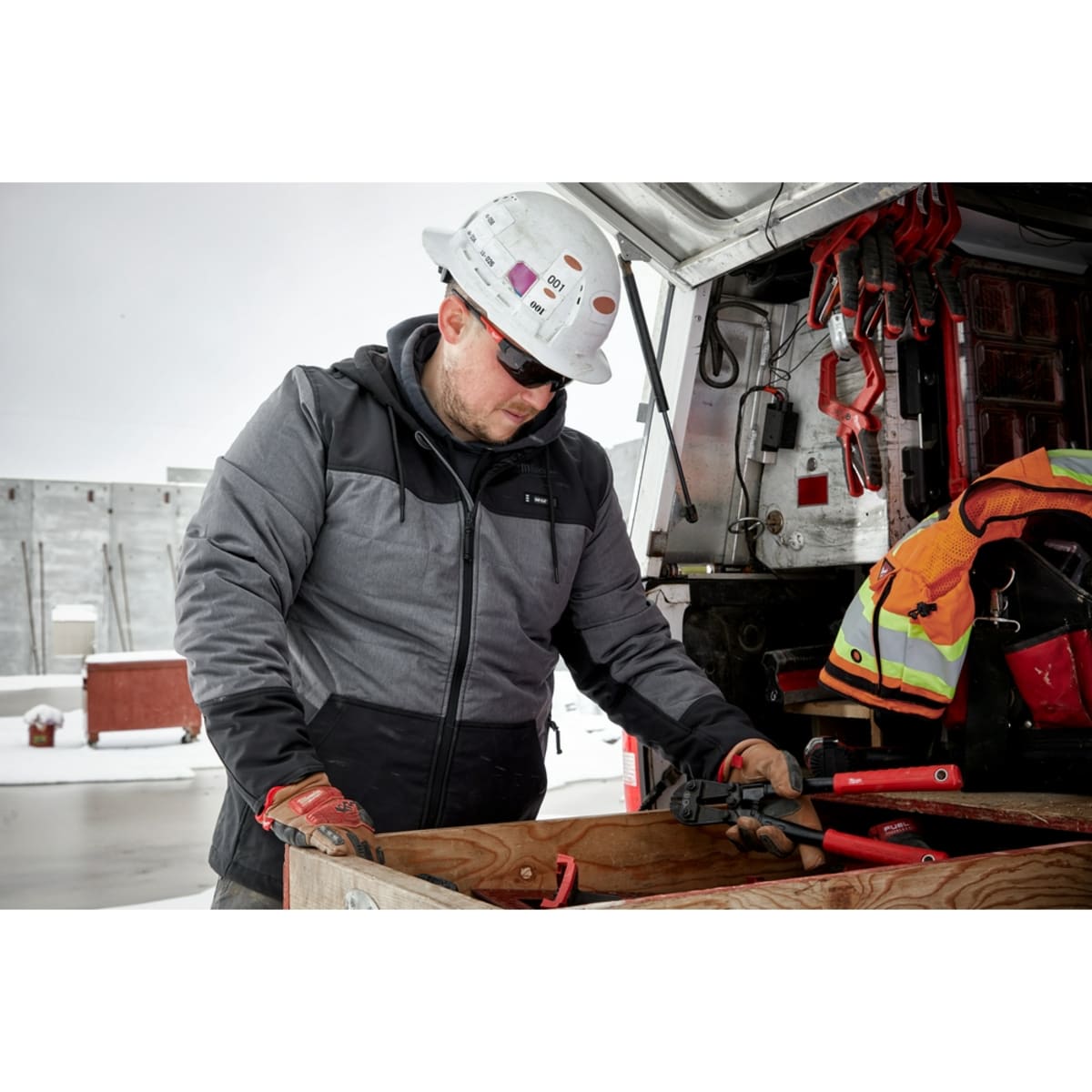 MILWAUKEE Milwaukee 205G-212X Heated AXIS Jacket 12V (Size 2X)