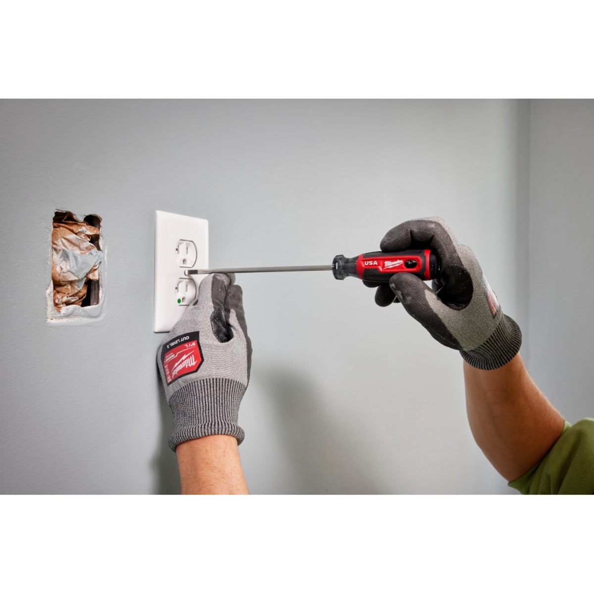 MILWAUKEE Milwaukee MT211 3/16 Cabinet 3 Cushion Grip Screwdriver (USA)