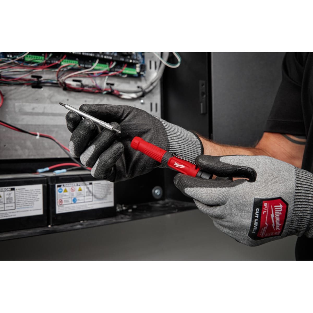 MILWAUKEE Milwaukee 48-22-2932 4-in-1 Pocket Precision Multi-Bit Screwdriver